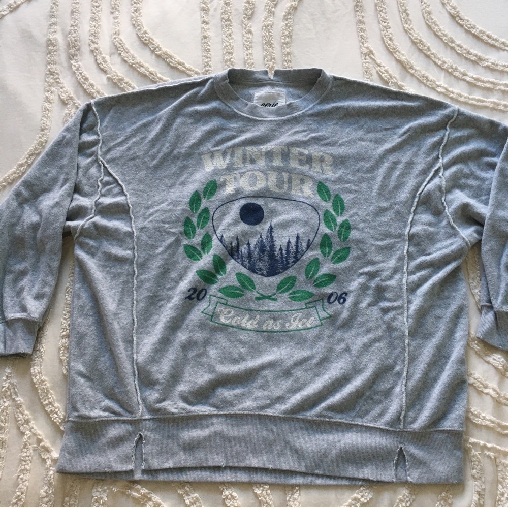 AERIE NWT L Gray Graphic oversized Sweater